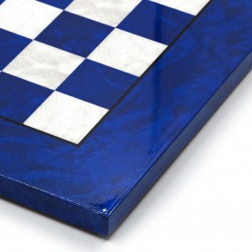 Scacchiera intarsiata in radica bianco/avorio e blu