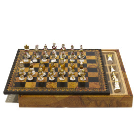 Chess Set Completo di Scacchi “ROMANI vs BARBARI” in Alabastro Dipinti a Mano e Scacchiera con Box Contenitore in Similpelle