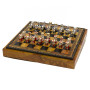 Chess Set completo di Scacchi "I CROCIATI" in alabastro e resina dipinti a mano e Scacchiera con Box Contenitore in Similpelle