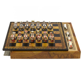 Chess Set completo di Scacchi "I CROCIATI" in alabastro e resina dipinti a mano e Scacchiera con Box Contenitore in Similpelle